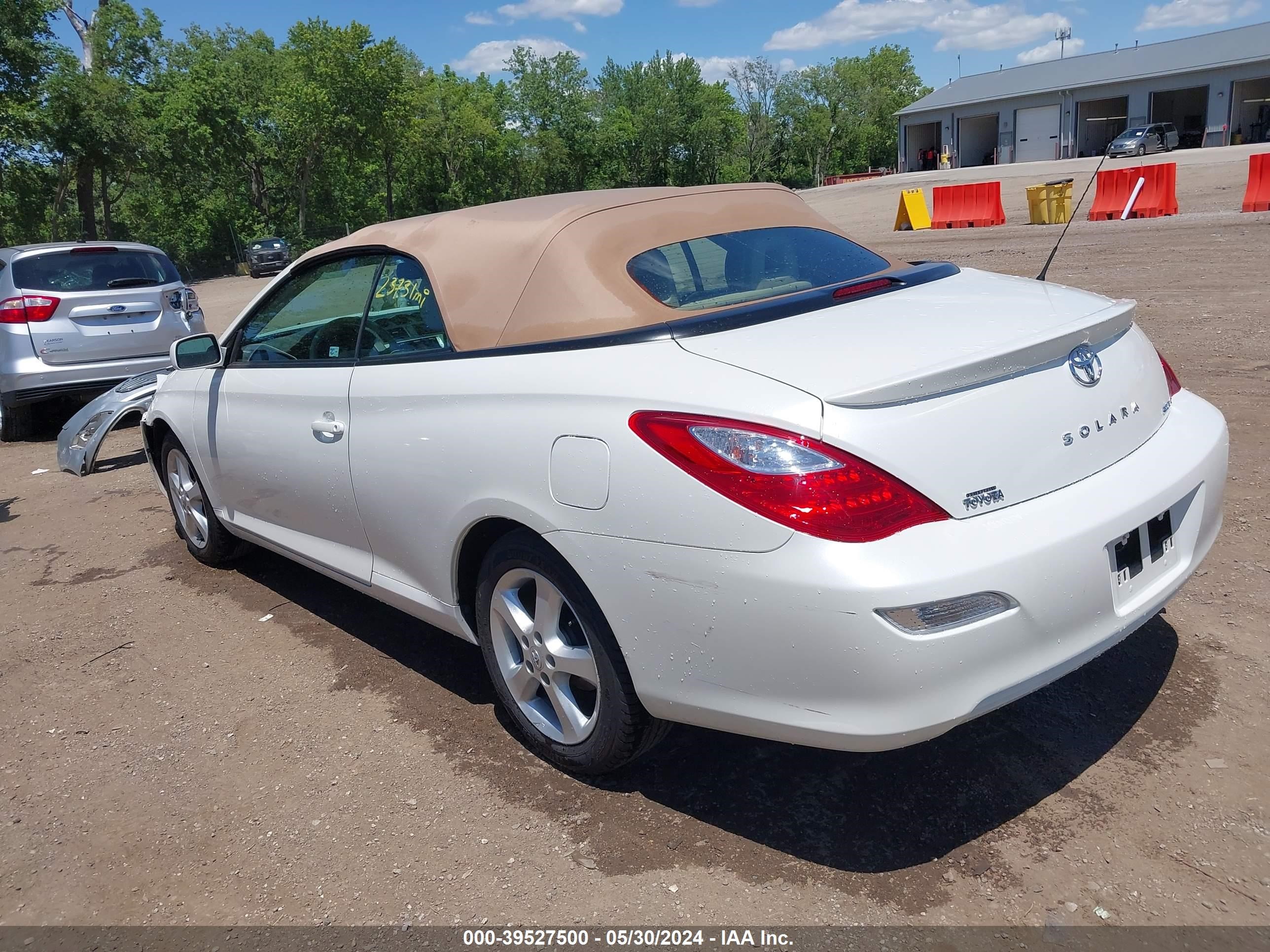 Photo 2 VIN: 4T1FA38P68U156375 - TOYOTA CAMRY SOLARA 