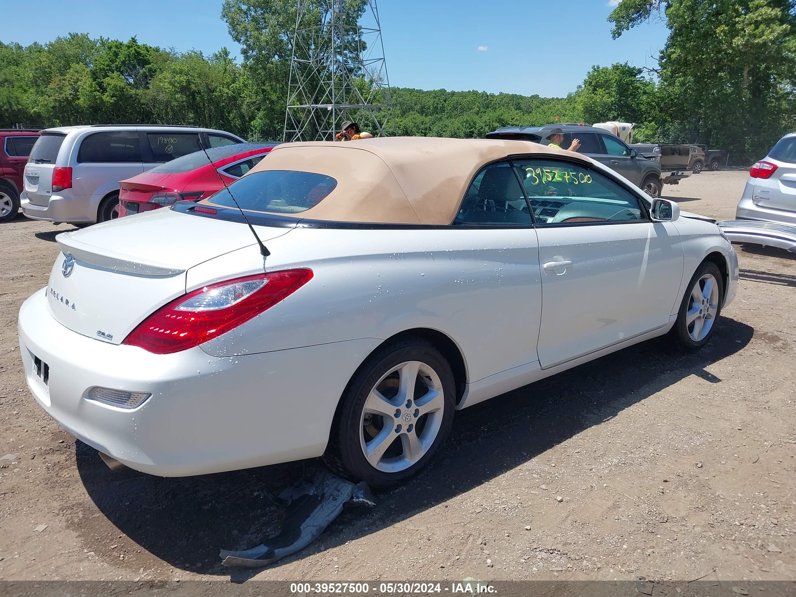 Photo 3 VIN: 4T1FA38P68U156375 - TOYOTA CAMRY SOLARA 