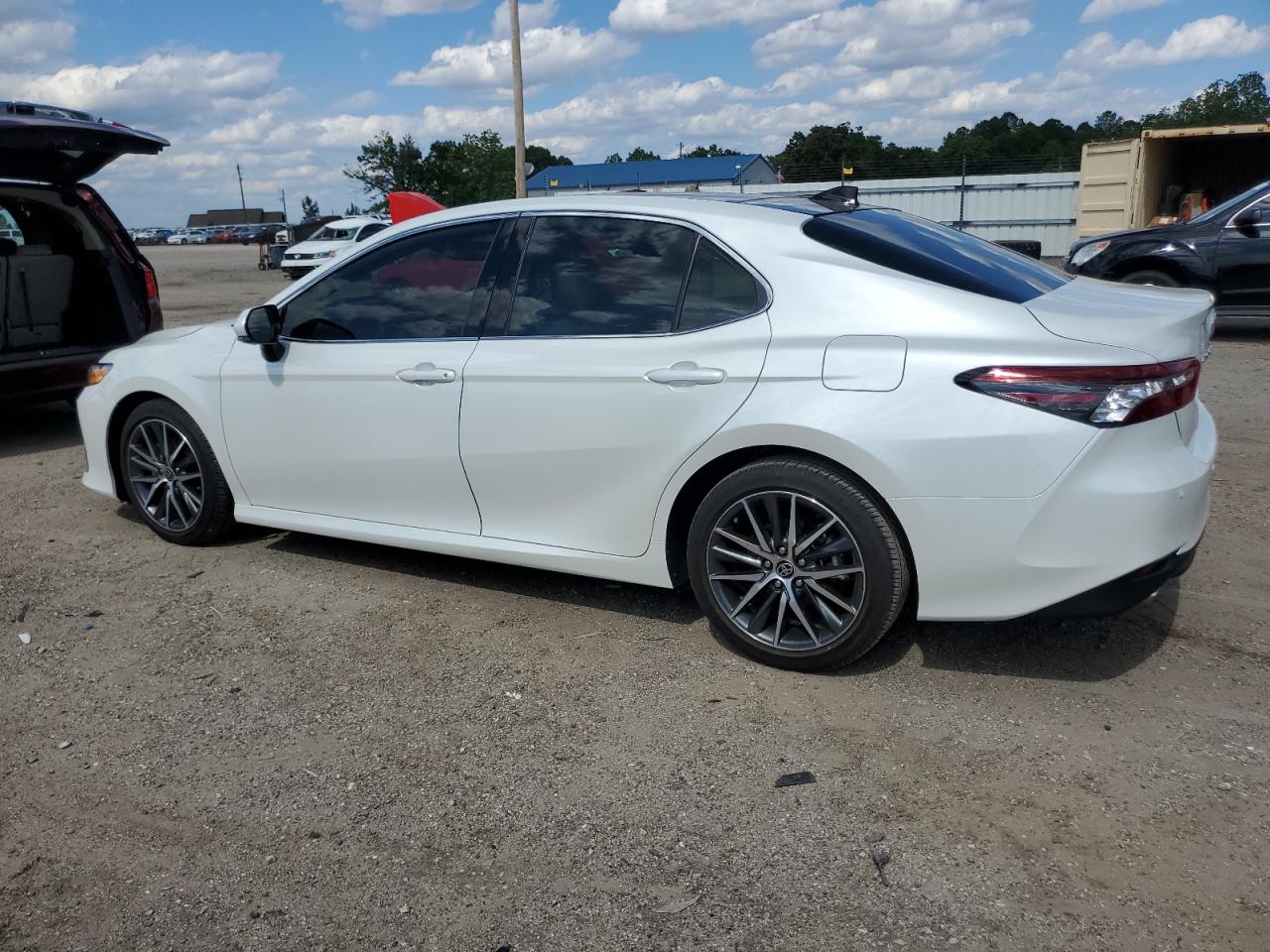 Photo 1 VIN: 4T1FZ1AK2PU073195 - TOYOTA CAMRY 