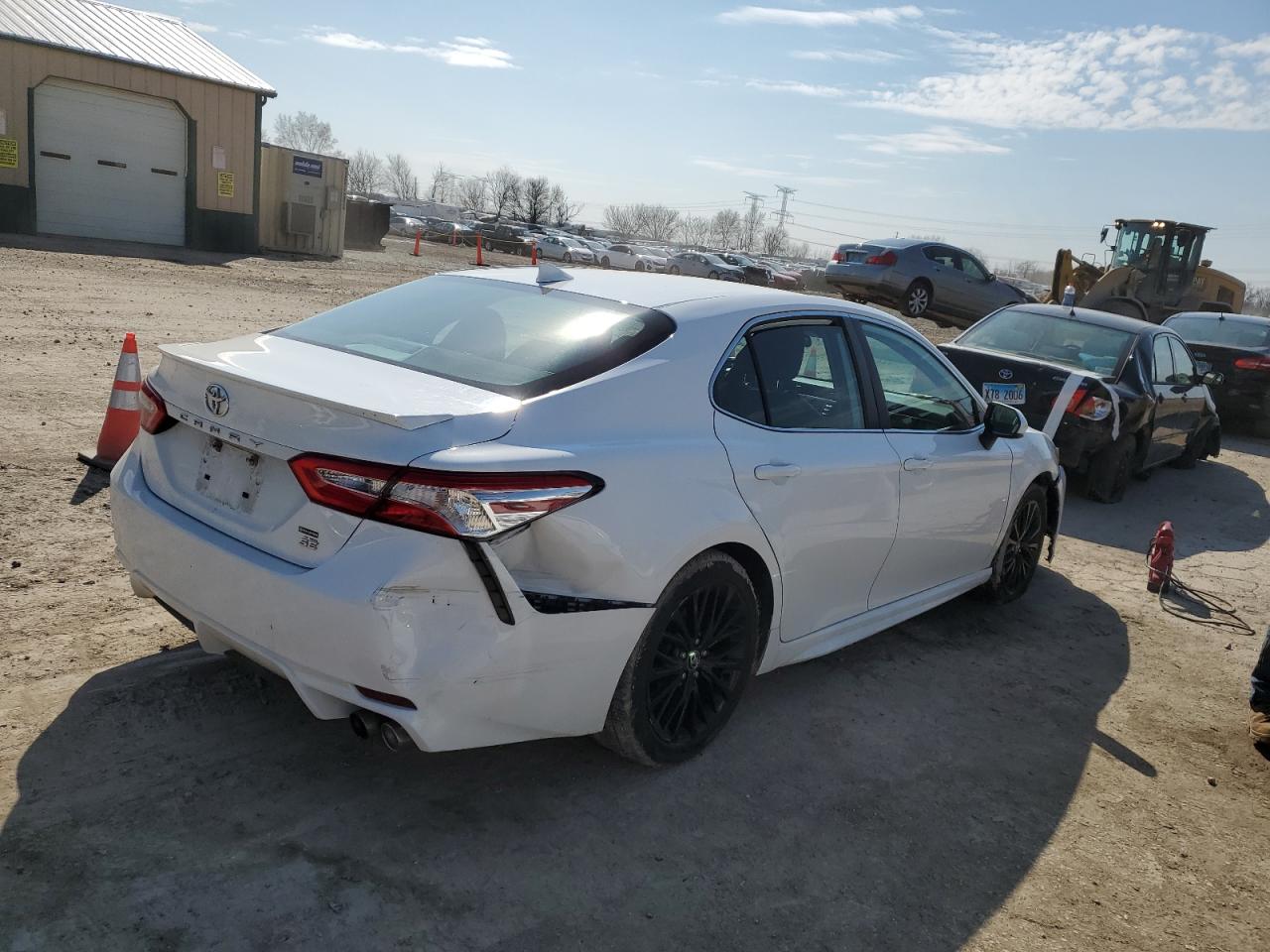 Photo 2 VIN: 4T1G11AK0LU348570 - TOYOTA CAMRY 