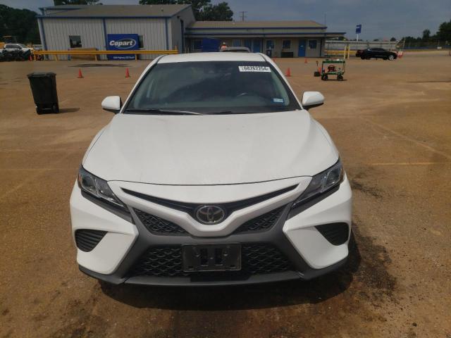 Photo 4 VIN: 4T1G11AK0LU399776 - TOYOTA CAMRY SE 