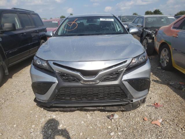 Photo 4 VIN: 4T1G11AK0MU426833 - TOYOTA CAMRY SE 