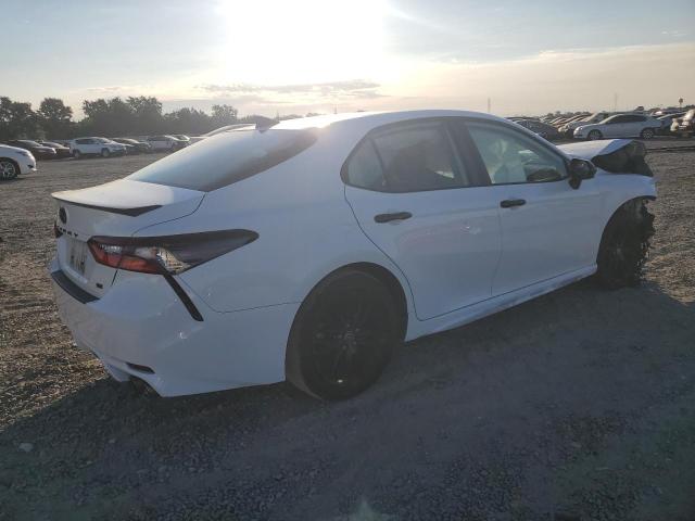 Photo 2 VIN: 4T1G11AK0MU442157 - TOYOTA CAMRY SE 