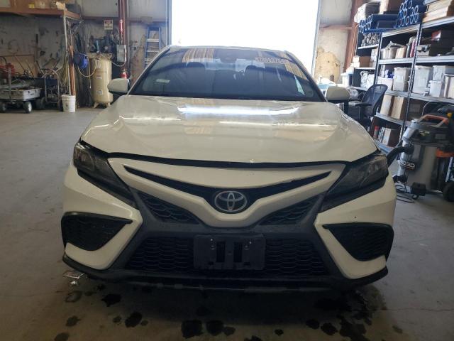 Photo 4 VIN: 4T1G11AK0MU523692 - TOYOTA CAMRY SE 