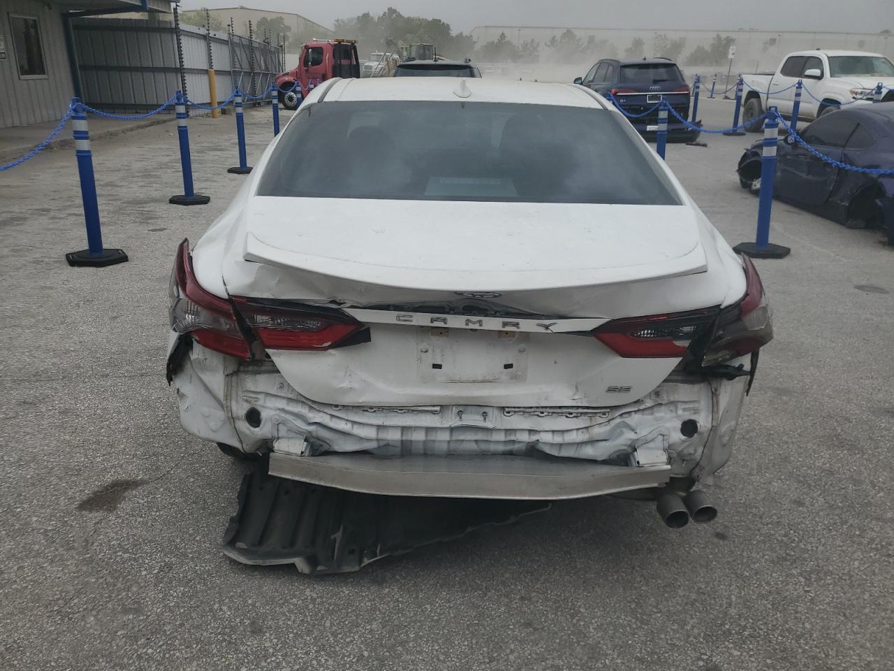 Photo 5 VIN: 4T1G11AK0MU562413 - TOYOTA CAMRY 