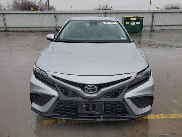 Photo 4 VIN: 4T1G11AK0MU582998 - TOYOTA CAMRY SE 