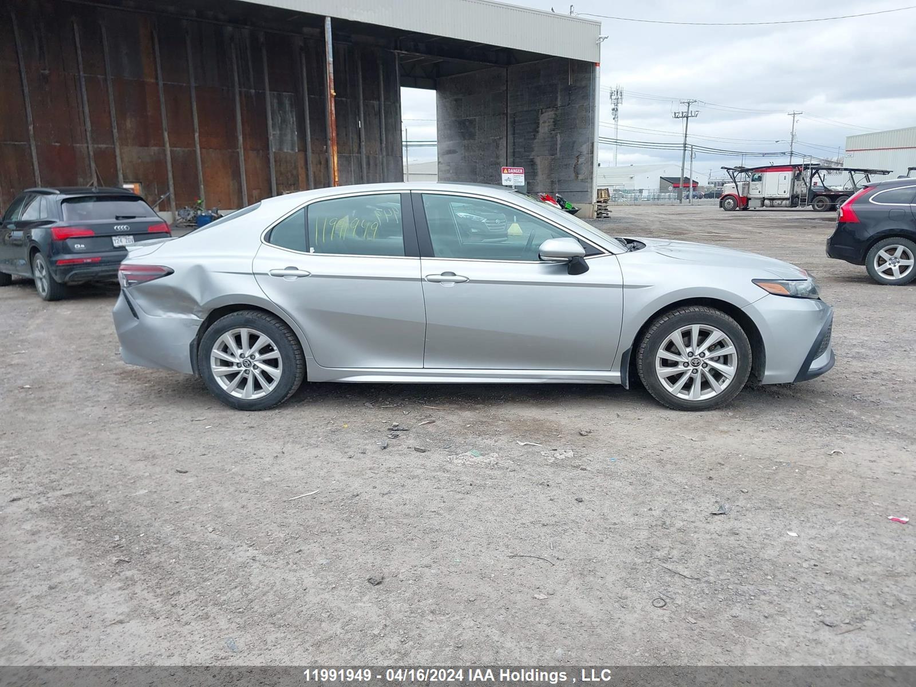 Photo 12 VIN: 4T1G11AK0NU060230 - TOYOTA CAMRY 