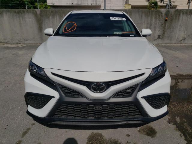 Photo 4 VIN: 4T1G11AK0NU666207 - TOYOTA CAMRY SE 