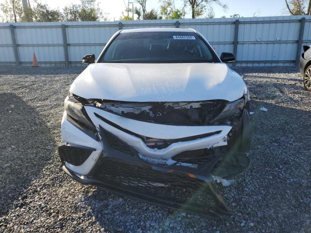 Photo 4 VIN: 4T1G11AK0NU667423 - TOYOTA CAMRY SE 