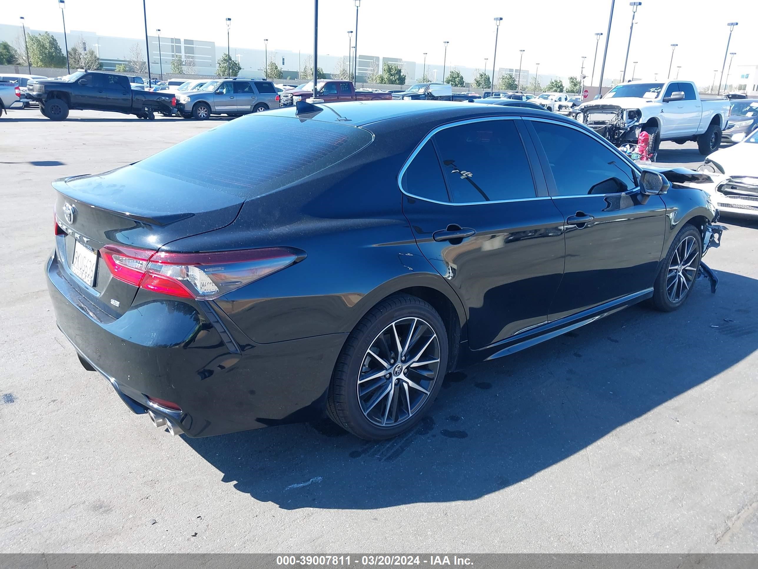 Photo 3 VIN: 4T1G11AK0NU681838 - TOYOTA CAMRY 