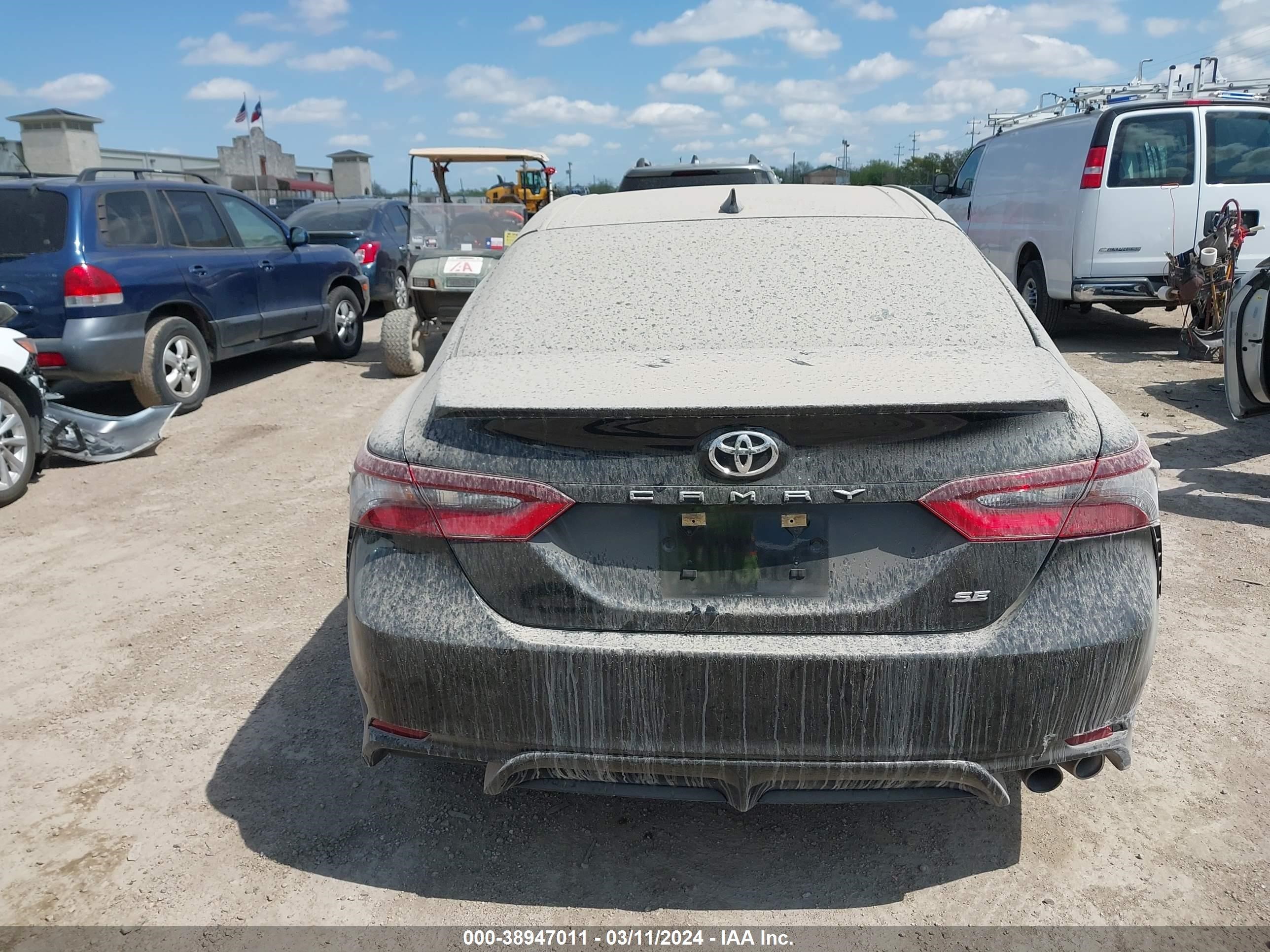 Photo 15 VIN: 4T1G11AK0NU684609 - TOYOTA CAMRY 