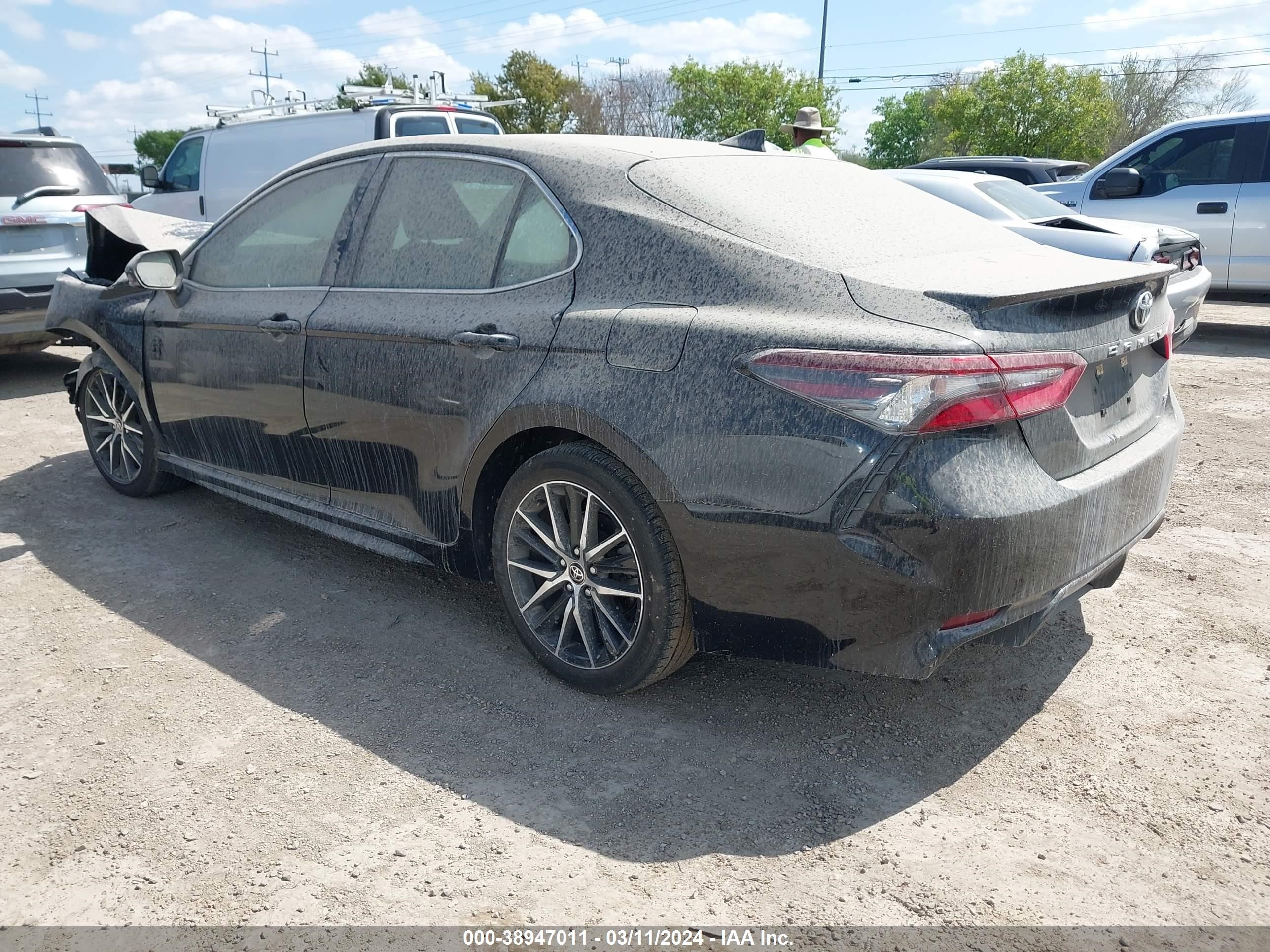 Photo 2 VIN: 4T1G11AK0NU684609 - TOYOTA CAMRY 