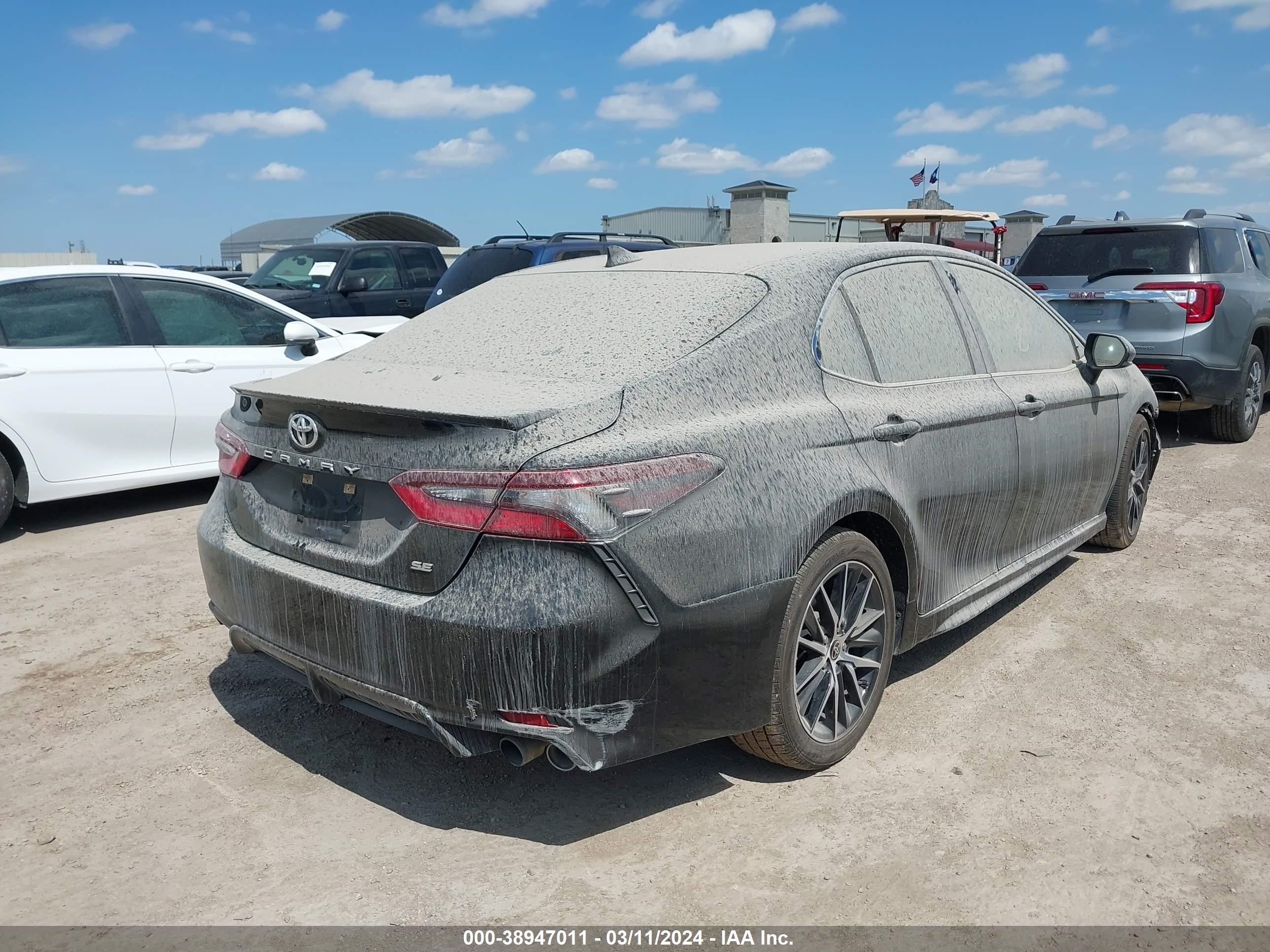 Photo 3 VIN: 4T1G11AK0NU684609 - TOYOTA CAMRY 