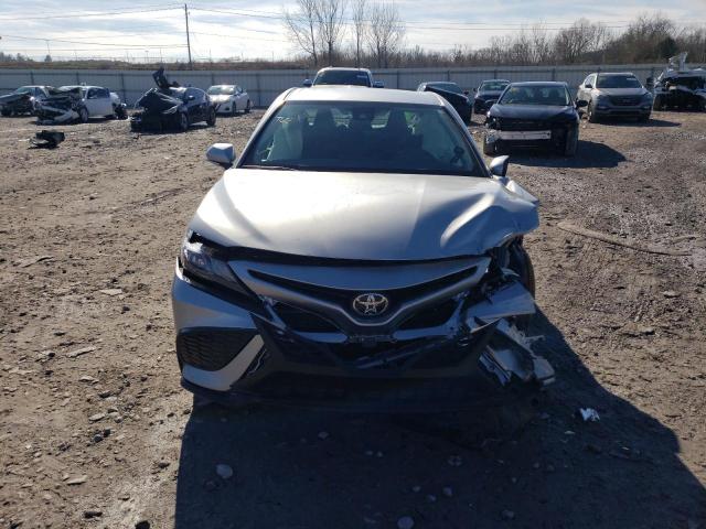 Photo 4 VIN: 4T1G11AK0NU692497 - TOYOTA CAMRY SE 