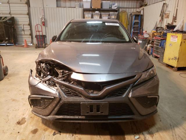 Photo 4 VIN: 4T1G11AK0NU698915 - TOYOTA CAMRY SE 