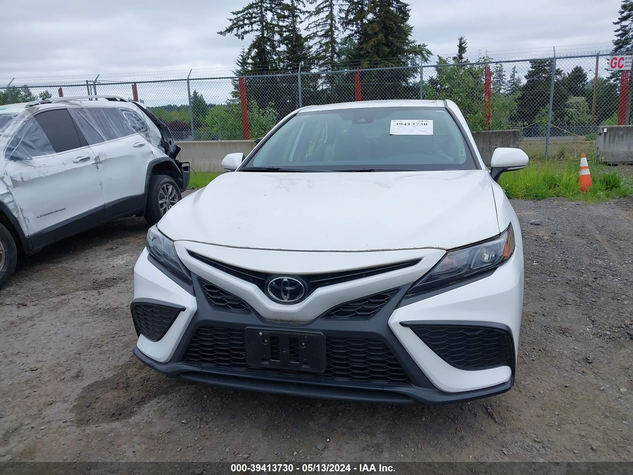 Photo 11 VIN: 4T1G11AK0NU700601 - TOYOTA CAMRY 