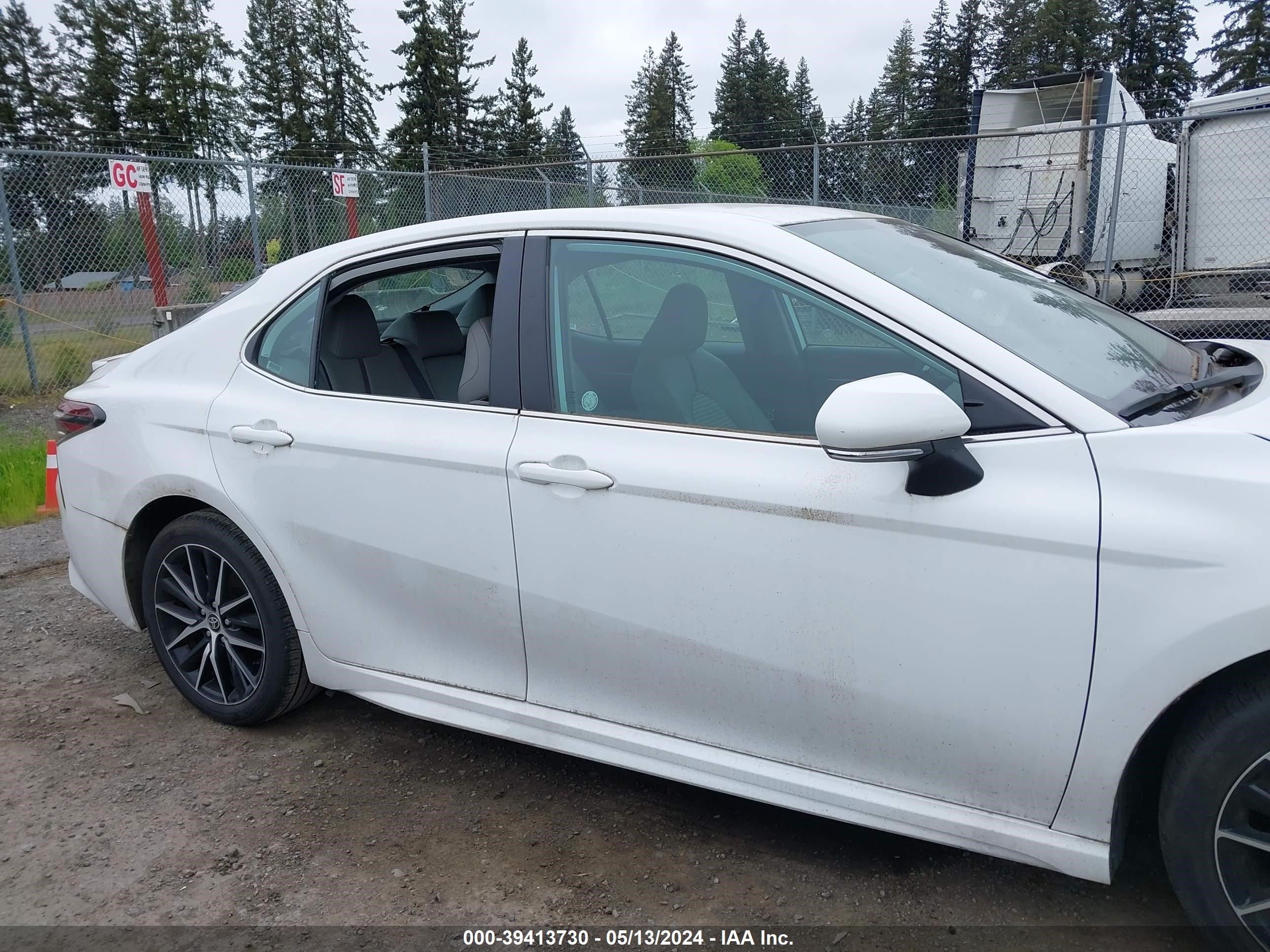 Photo 12 VIN: 4T1G11AK0NU700601 - TOYOTA CAMRY 