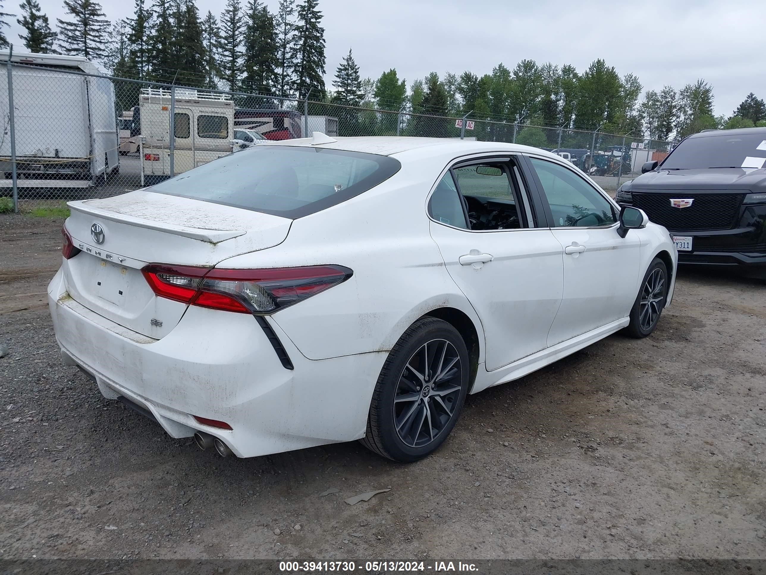 Photo 3 VIN: 4T1G11AK0NU700601 - TOYOTA CAMRY 