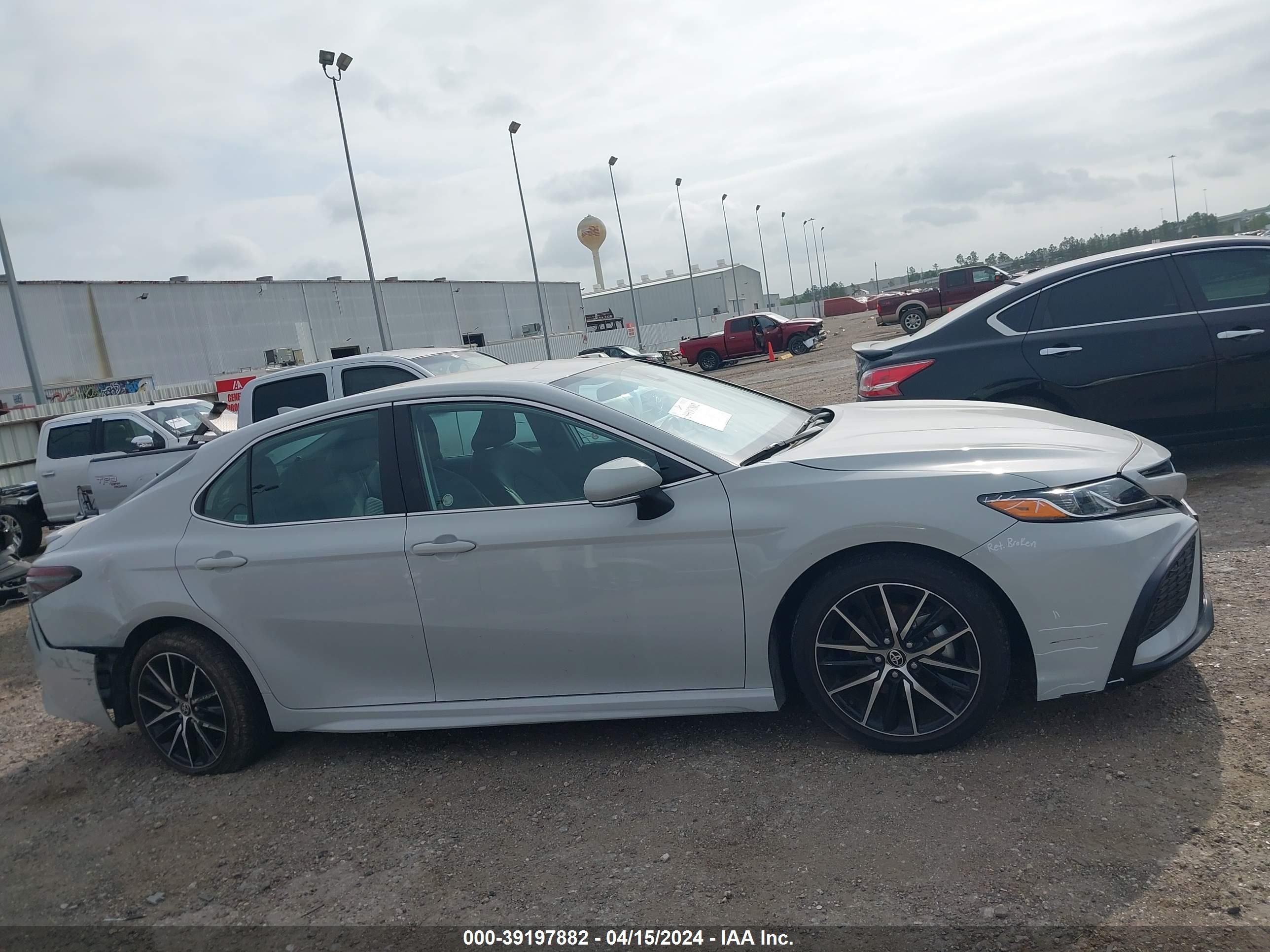 Photo 12 VIN: 4T1G11AK0PU155065 - TOYOTA CAMRY 