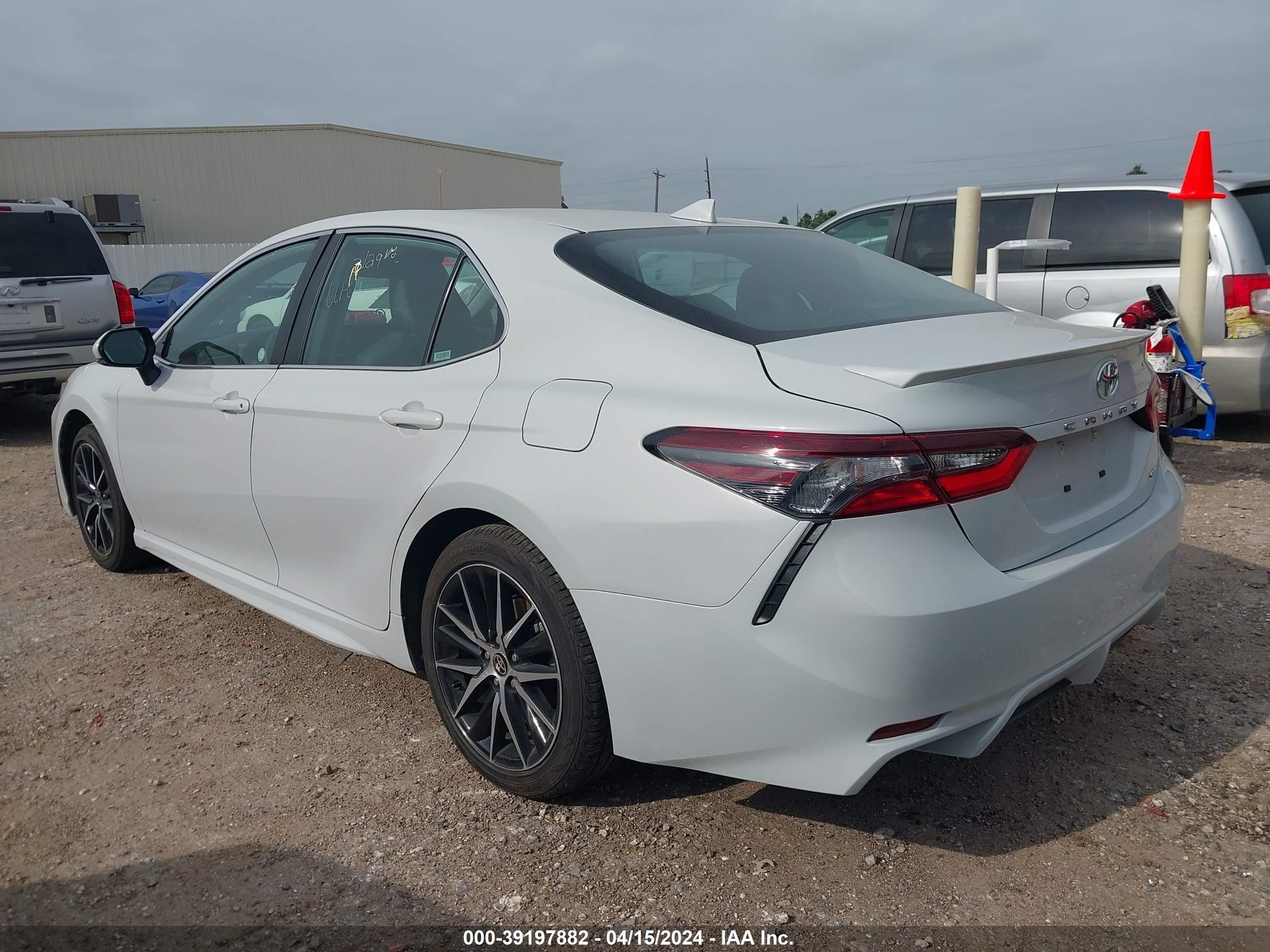 Photo 2 VIN: 4T1G11AK0PU155065 - TOYOTA CAMRY 