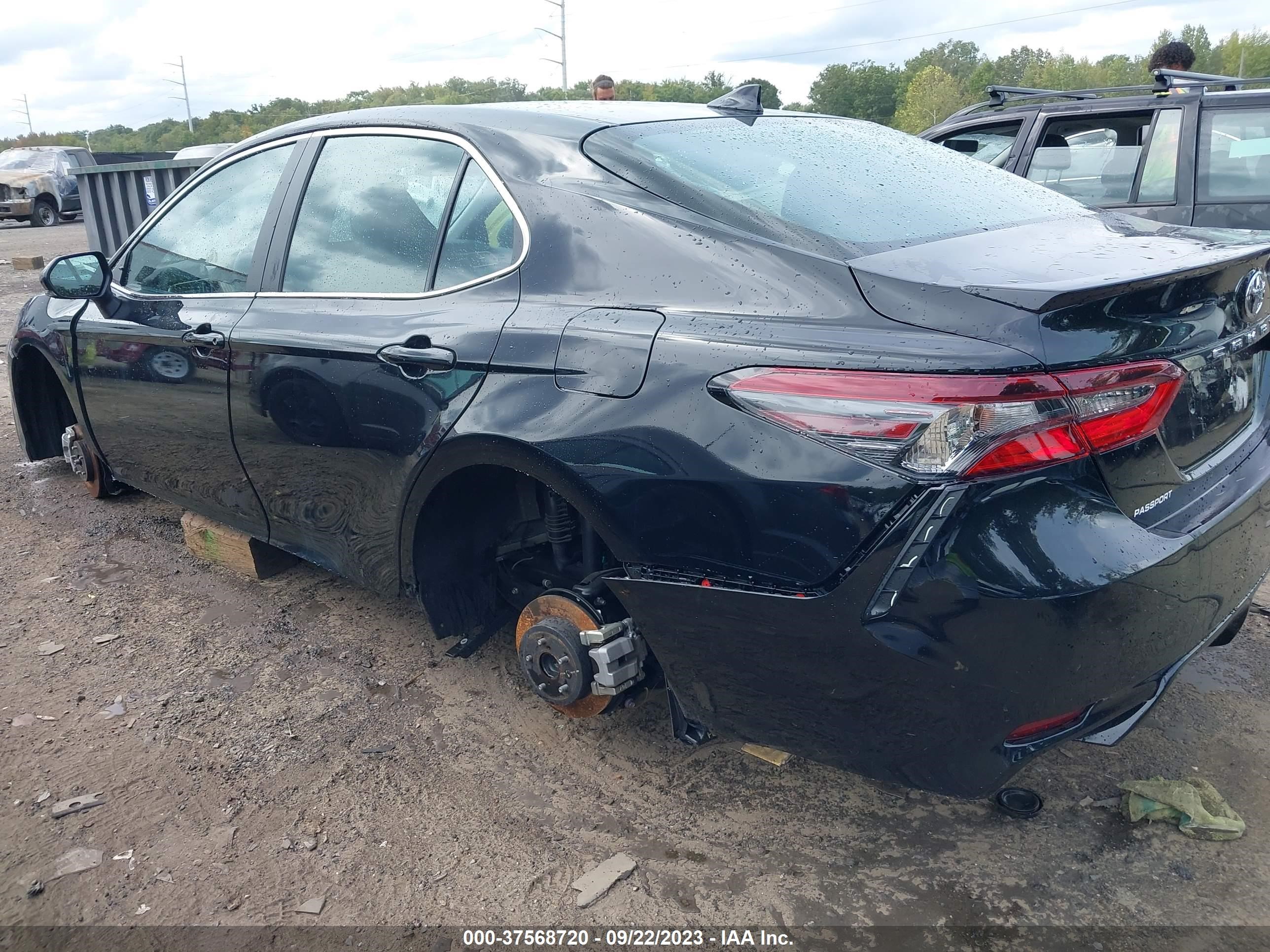 Photo 2 VIN: 4T1G11AK0PU768481 - TOYOTA CAMRY 