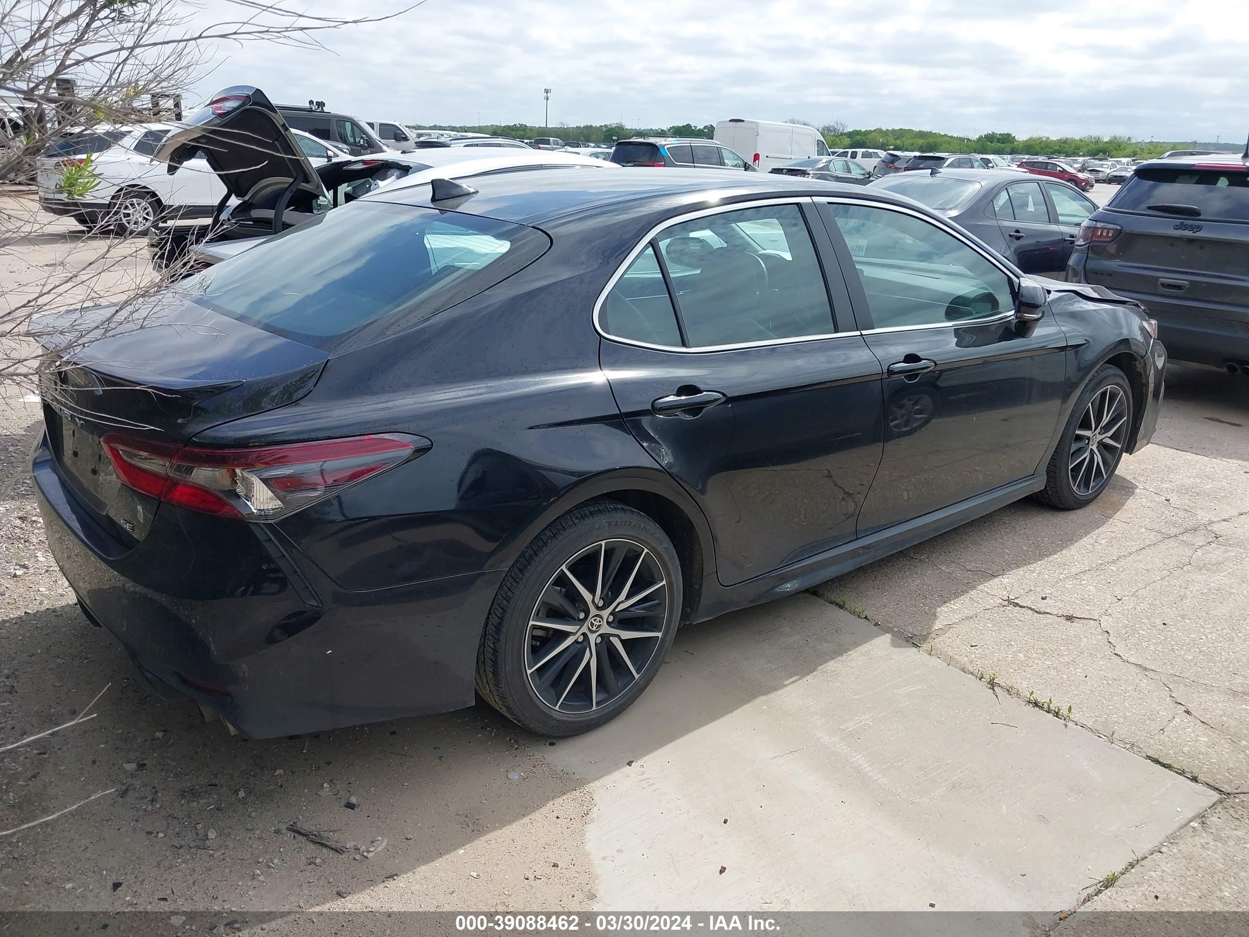 Photo 3 VIN: 4T1G11AK0PU769081 - TOYOTA CAMRY 