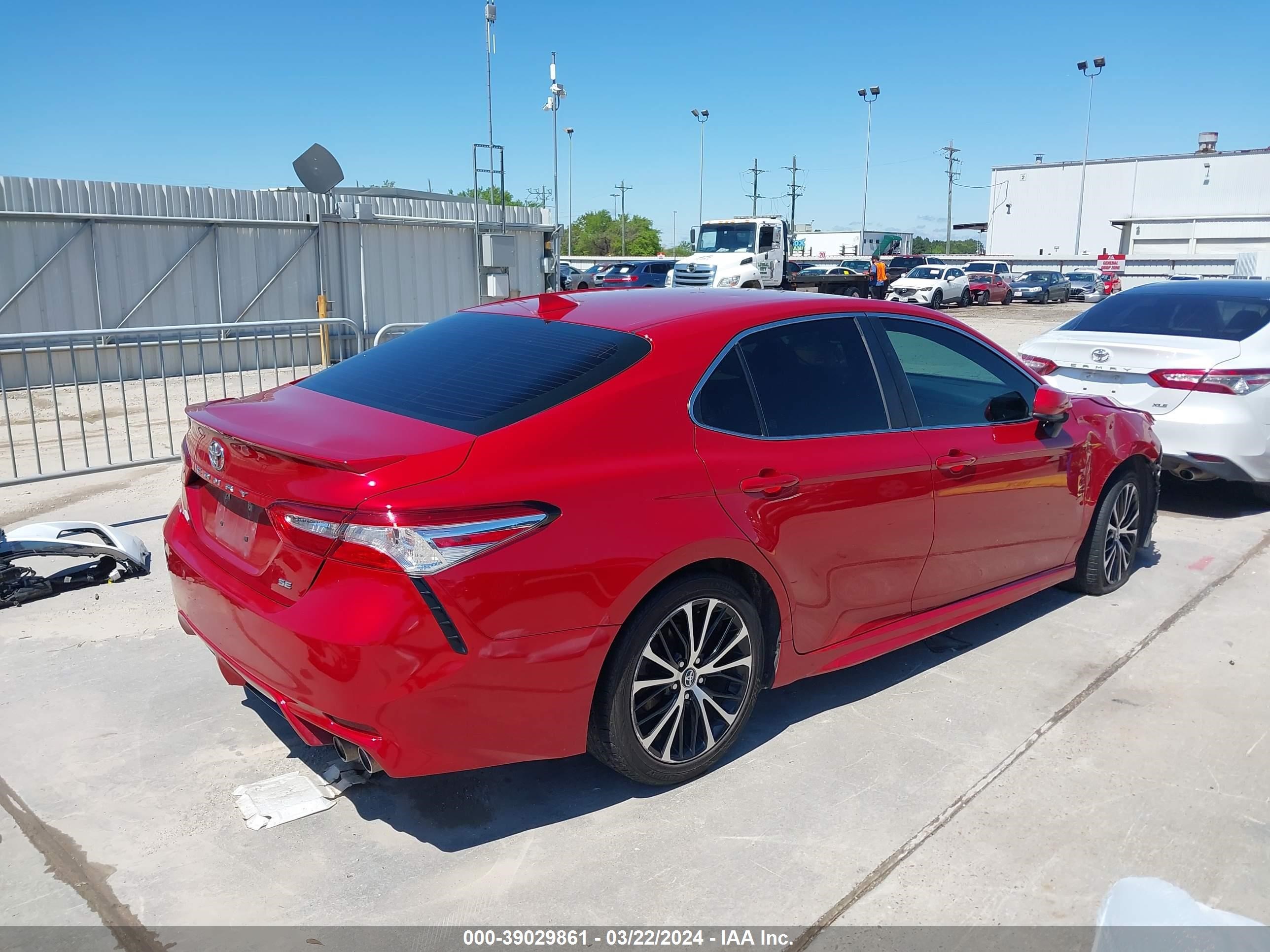 Photo 3 VIN: 4T1G11AK1LU332684 - TOYOTA CAMRY 