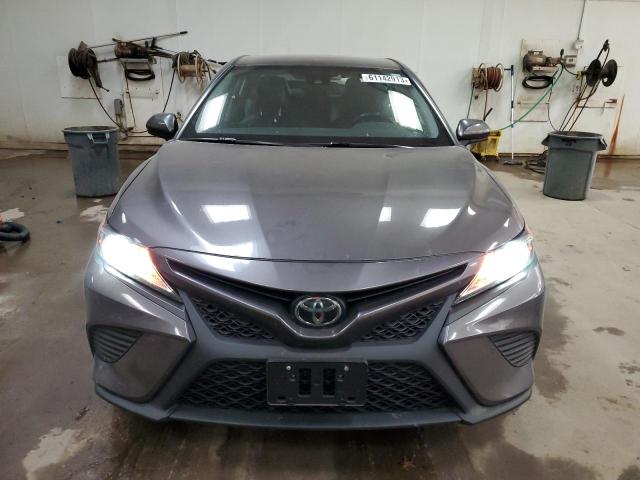 Photo 4 VIN: 4T1G11AK1LU352109 - TOYOTA CAMRY SE 