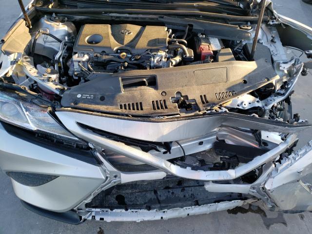 Photo 6 VIN: 4T1G11AK1LU384509 - TOYOTA CAMRY SE 