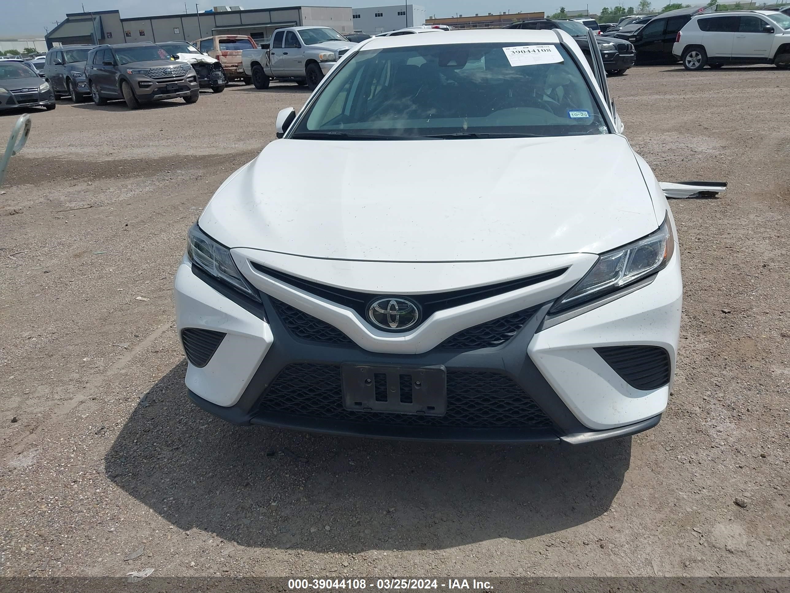 Photo 11 VIN: 4T1G11AK1LU508052 - TOYOTA CAMRY 