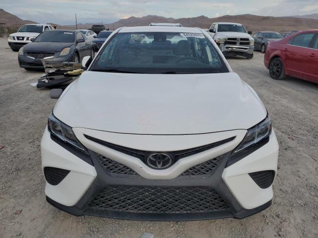 Photo 4 VIN: 4T1G11AK1LU869202 - TOYOTA CAMRY SE 