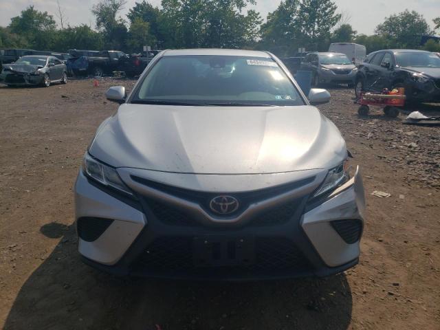 Photo 4 VIN: 4T1G11AK1LU938325 - TOYOTA CAMRY SE 