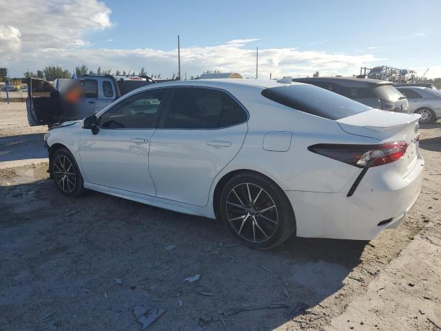 Photo 1 VIN: 4T1G11AK1MU451921 - TOYOTA CAMRY SE 