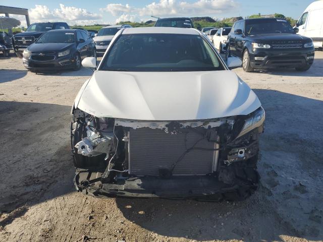 Photo 4 VIN: 4T1G11AK1MU451921 - TOYOTA CAMRY SE 