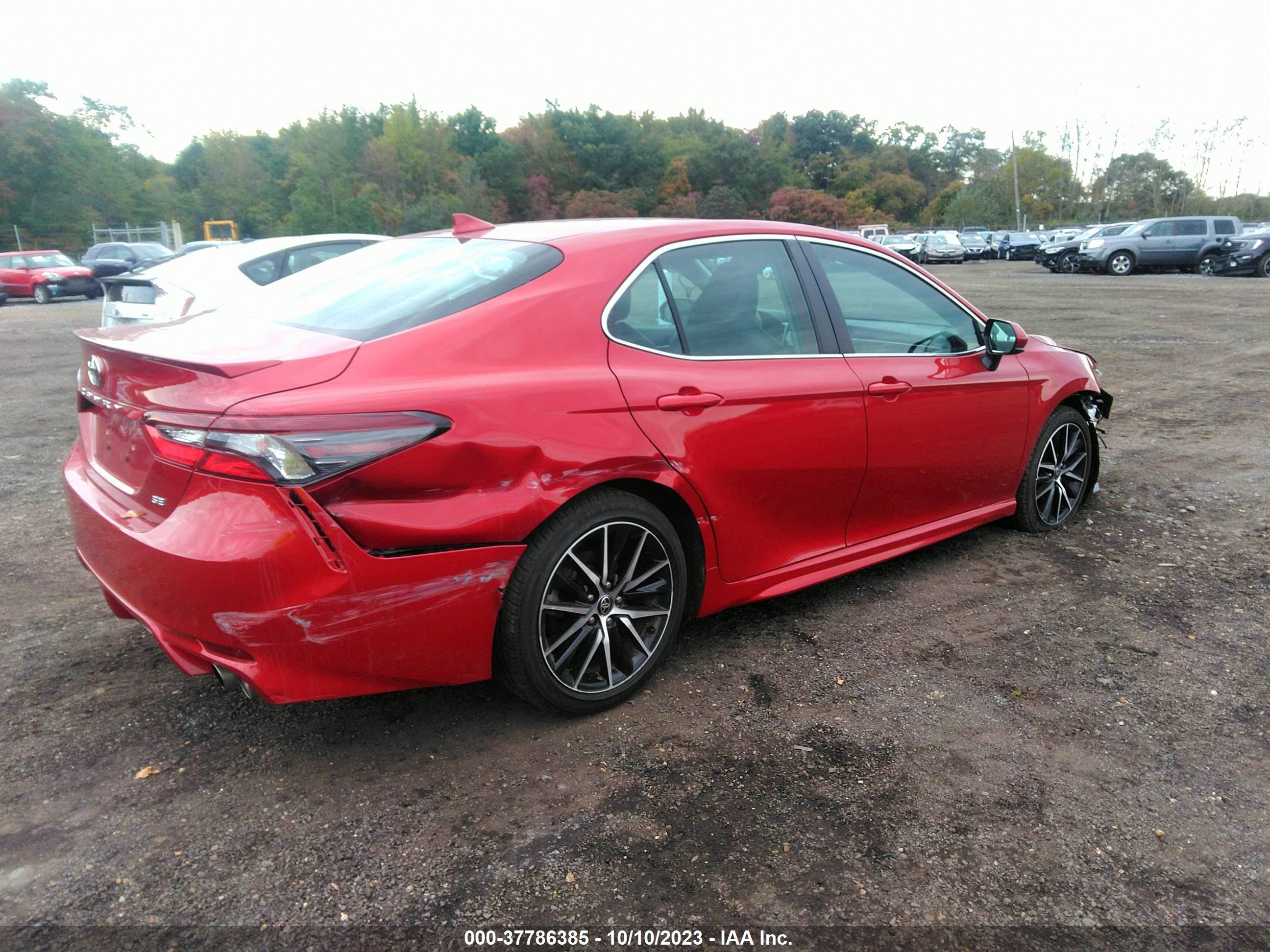 Photo 3 VIN: 4T1G11AK1MU465883 - TOYOTA CAMRY 