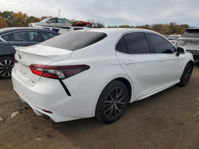 Photo 2 VIN: 4T1G11AK1MU480769 - TOYOTA CAMRY SE 