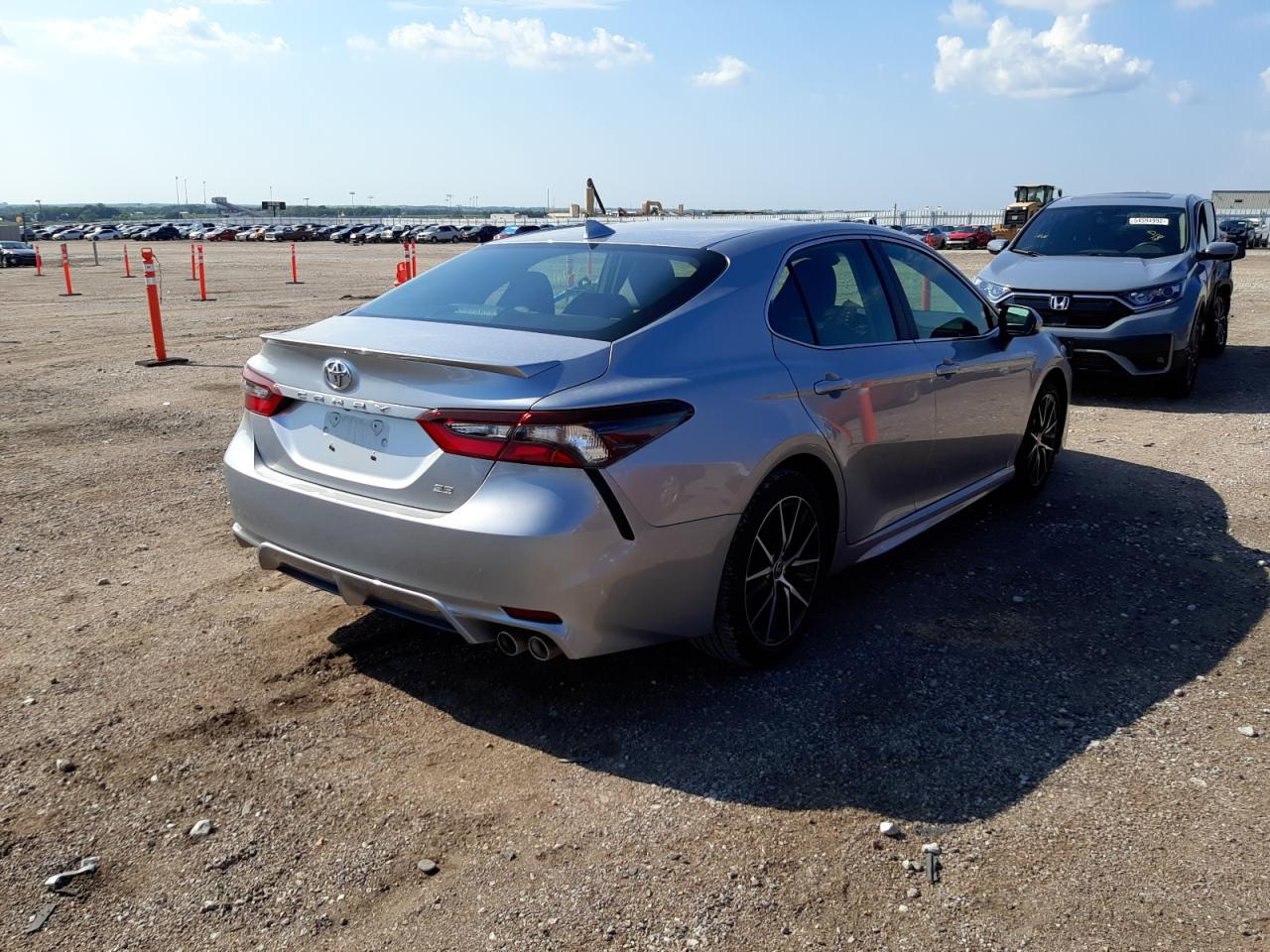 Photo 3 VIN: 4T1G11AK1MU522180 - TOYOTA CAMRY 