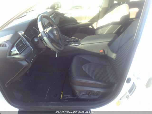 Photo 4 VIN: 4T1G11AK1MU548682 - TOYOTA CAMRY 