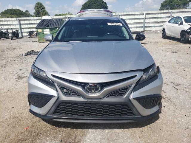 Photo 4 VIN: 4T1G11AK1MU575848 - TOYOTA CAMRY SE 