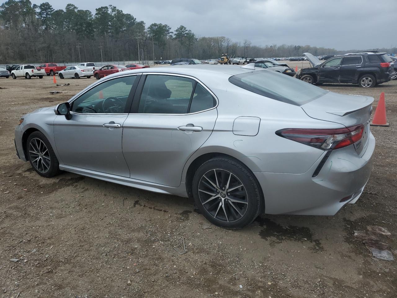 Photo 1 VIN: 4T1G11AK1MU585103 - TOYOTA CAMRY 