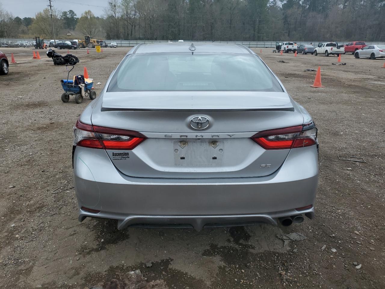 Photo 5 VIN: 4T1G11AK1MU585103 - TOYOTA CAMRY 