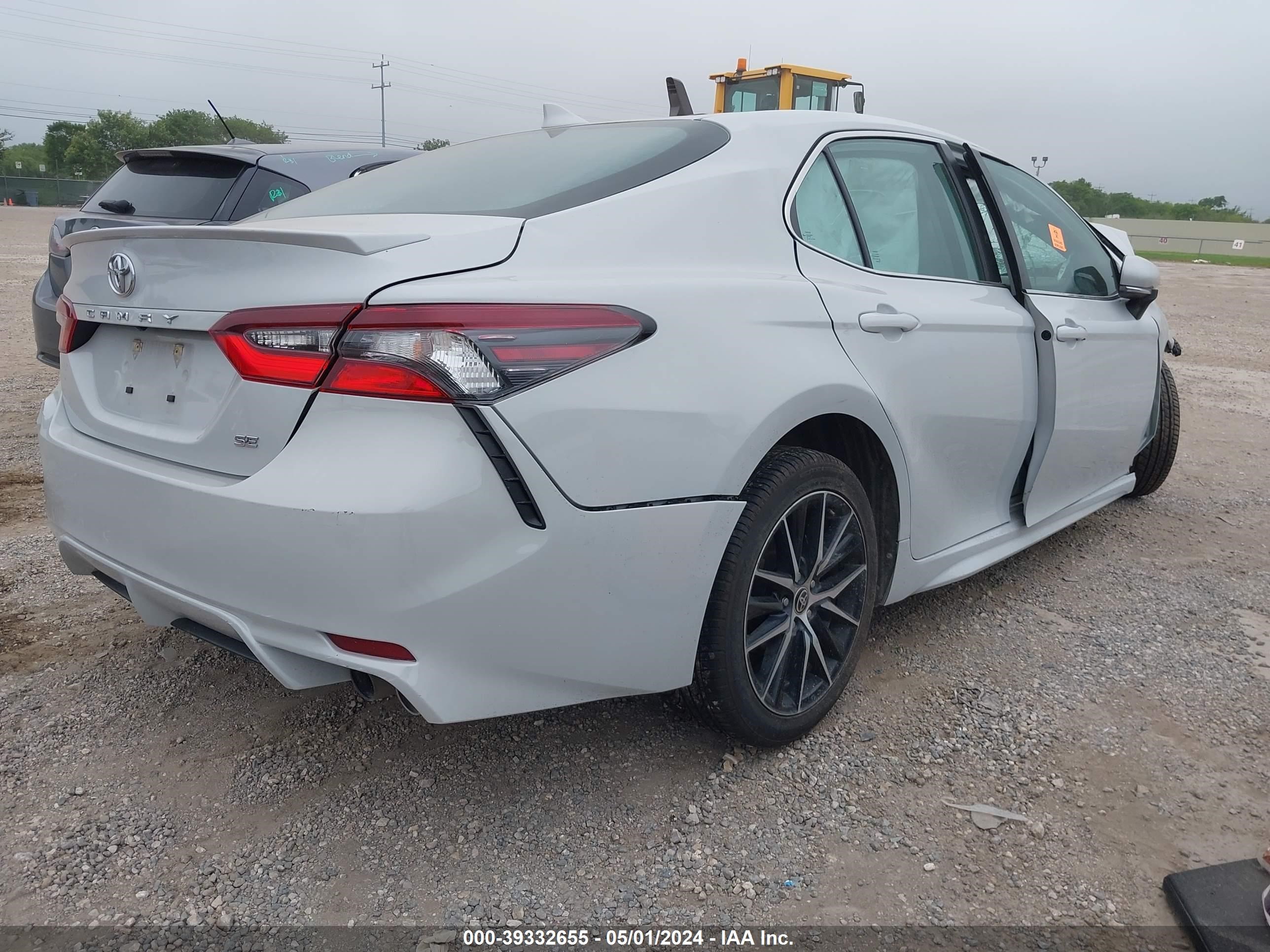 Photo 3 VIN: 4T1G11AK1NU035742 - TOYOTA CAMRY 