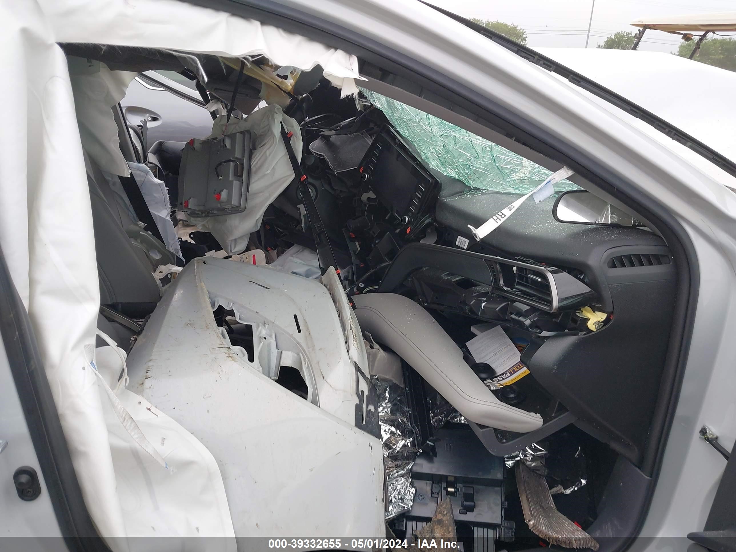 Photo 4 VIN: 4T1G11AK1NU035742 - TOYOTA CAMRY 