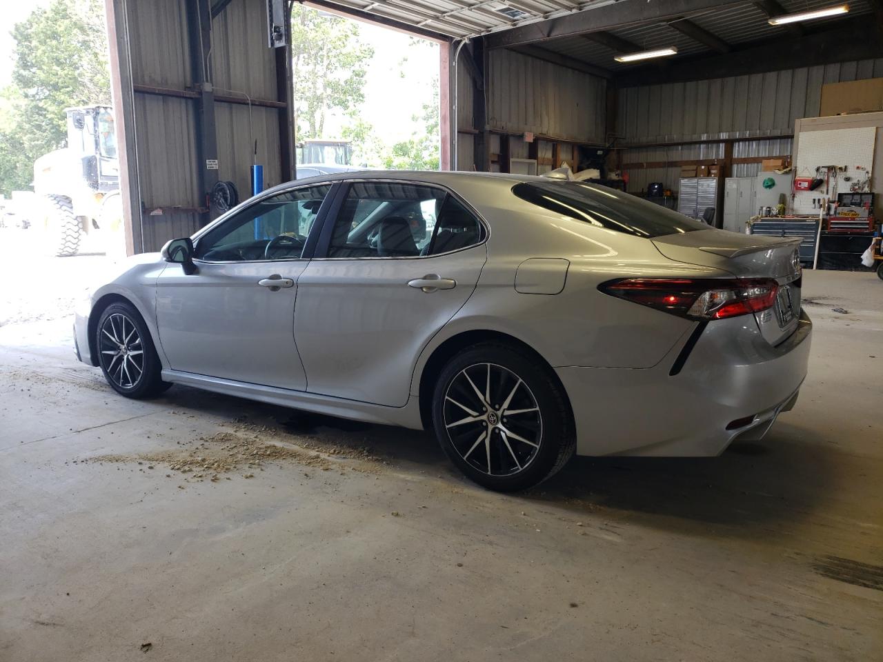 Photo 1 VIN: 4T1G11AK1NU665437 - TOYOTA CAMRY 