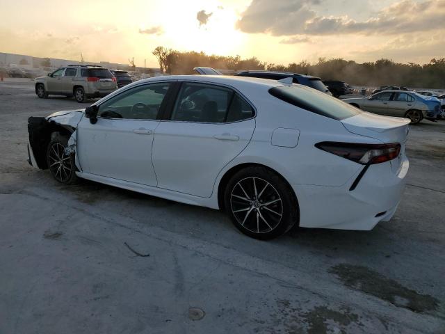 Photo 1 VIN: 4T1G11AK1NU689379 - TOYOTA CAMRY SE 