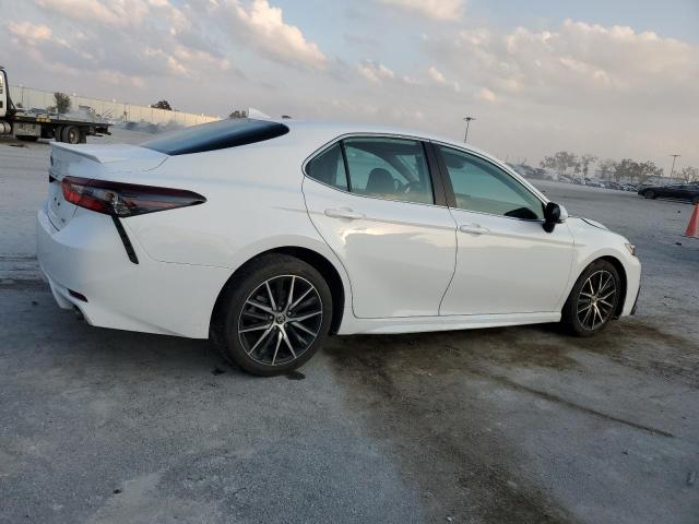 Photo 2 VIN: 4T1G11AK1NU689379 - TOYOTA CAMRY SE 