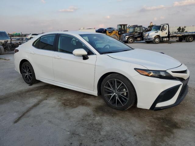 Photo 3 VIN: 4T1G11AK1NU689379 - TOYOTA CAMRY SE 