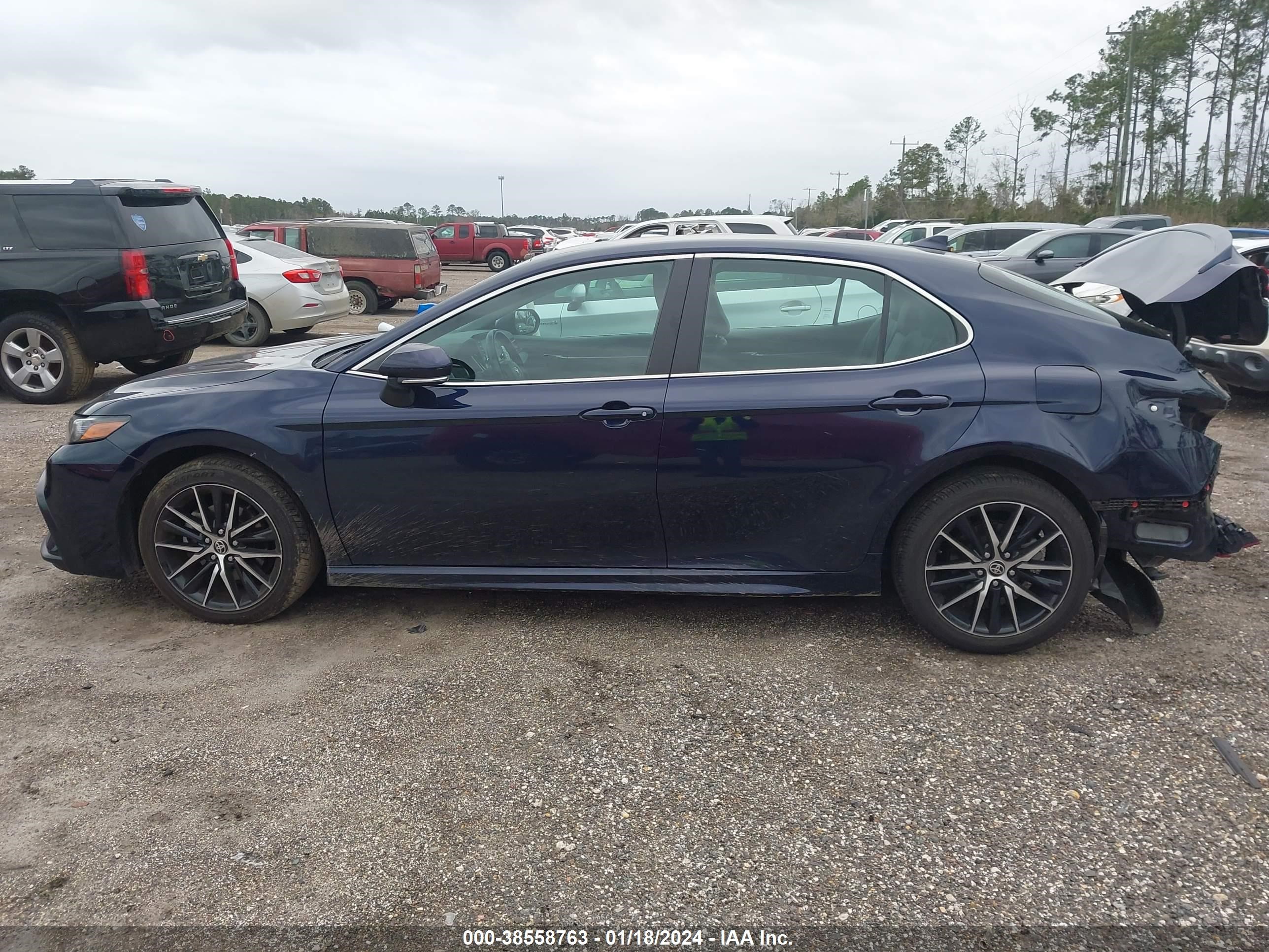 Photo 13 VIN: 4T1G11AK1NU710084 - TOYOTA CAMRY 