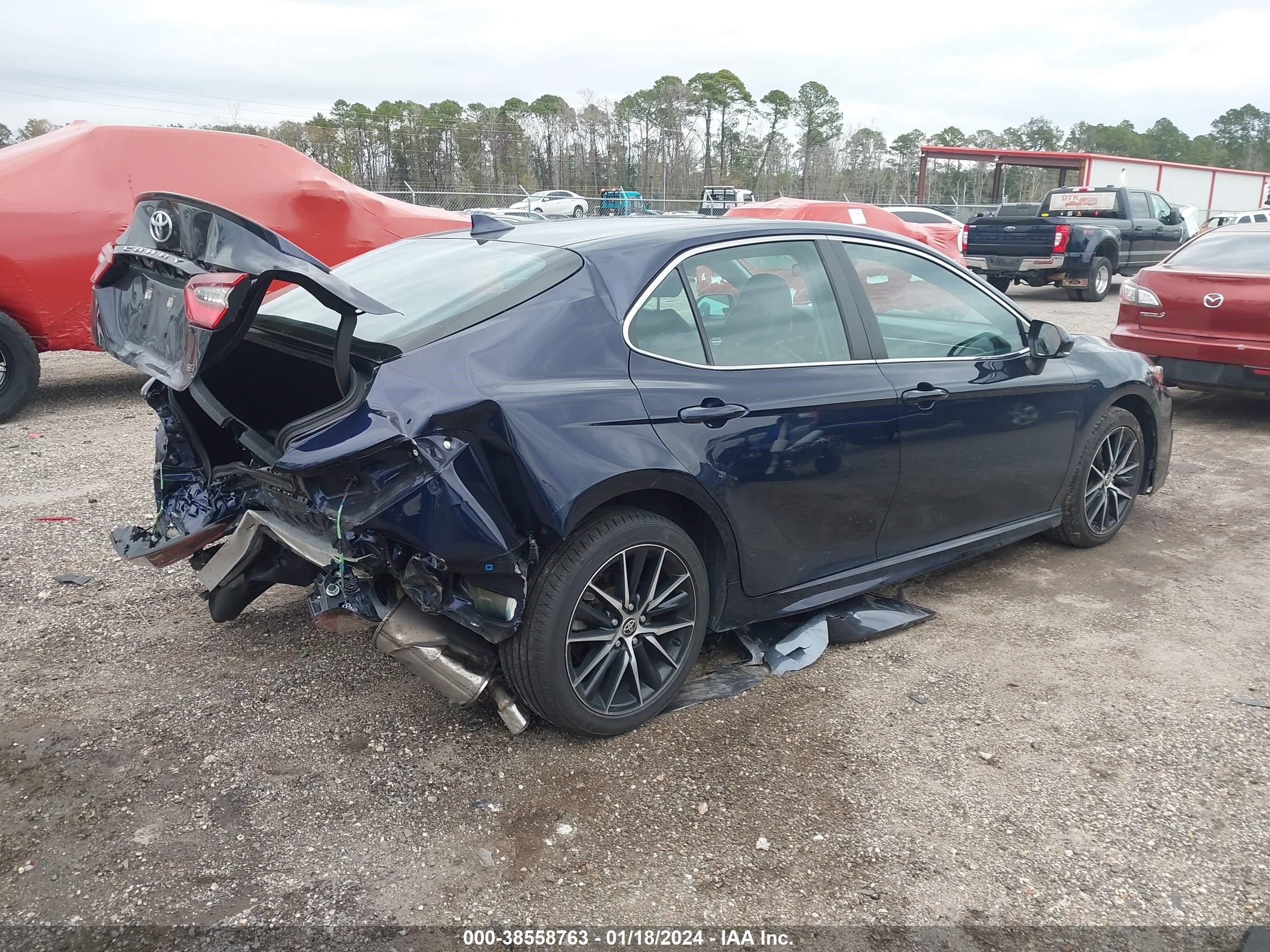 Photo 3 VIN: 4T1G11AK1NU710084 - TOYOTA CAMRY 