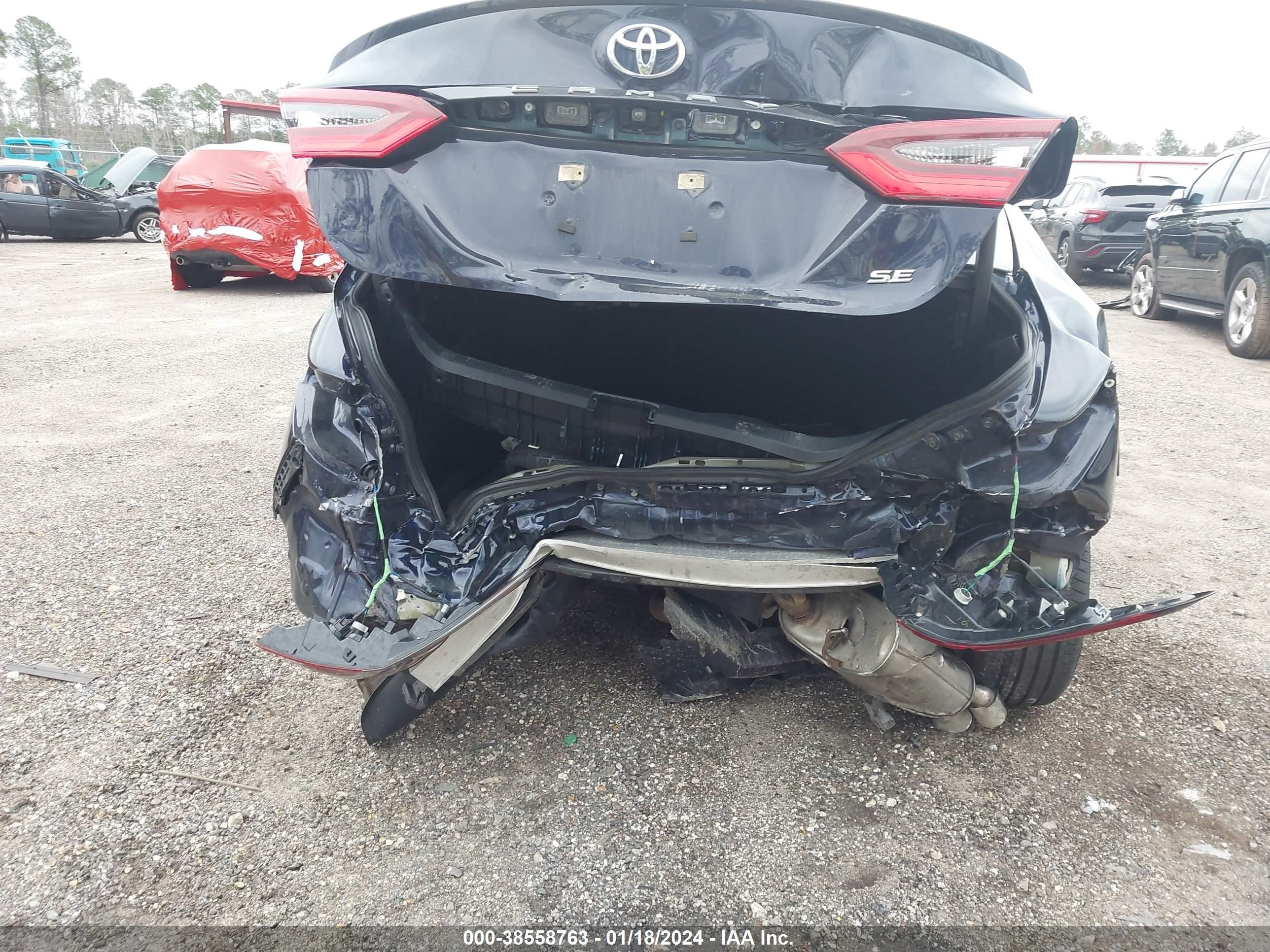 Photo 5 VIN: 4T1G11AK1NU710084 - TOYOTA CAMRY 